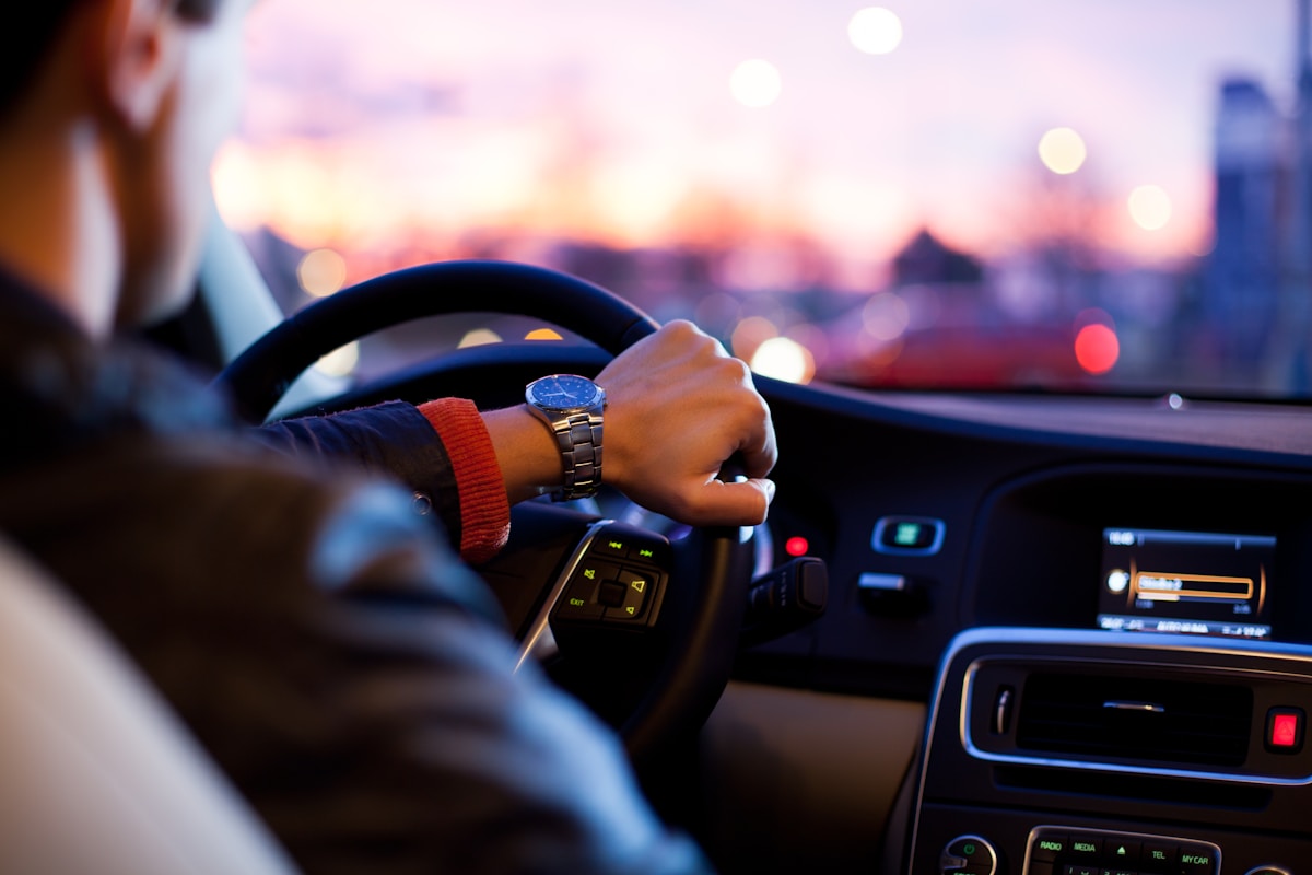 Why Car Lift Services Are Essential in the UAE
