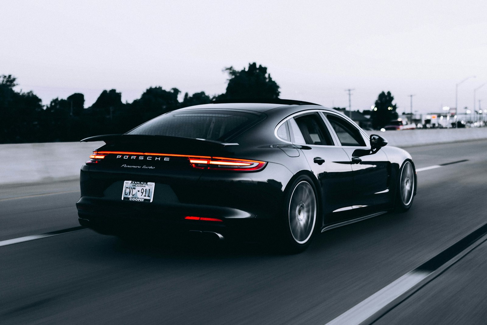 Car Lift Abu Dhabi to Dubai for Students & Weekenders 2026: Cheap Prices, Timings & Safety Tips